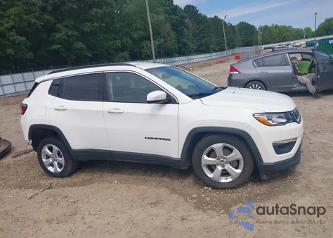 2019 Jeep Compass Latitude 4X4 из США, поврежденный, VIN 3C4NJDBB1KT639082